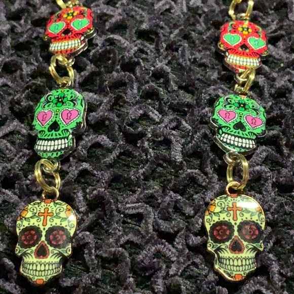 ☠️Sugar Skull Earrings ~Halloween - Picture 3 of 3